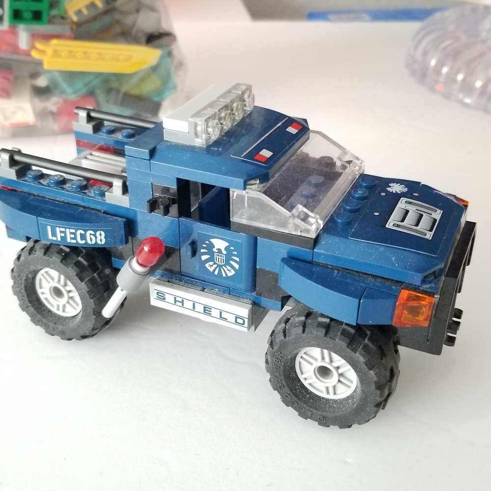 Lego Vehicles Accessories and Blocks Lot of 2 Lbs.